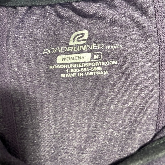ROAD RUNNER SPORTS Long-Sleeve Ponytail Hood Pullover Running Top Womens M EUC! - Picture 8 of 9